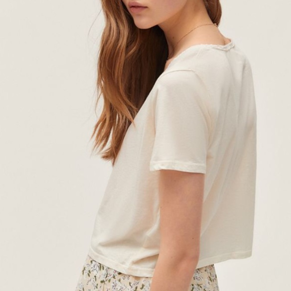 UO Lace Trim Tee - Picture 3 of 8
